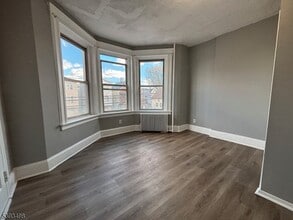524 E Jersey St in Elizabeth, NJ - Building Photo - Building Photo