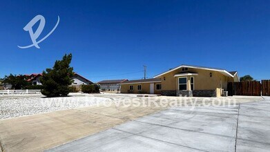 16028 Venango Rd in Apple Valley, CA - Building Photo - Building Photo
