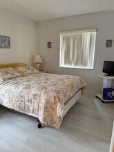 133 Lake Pine Cir in Greenacres, FL - Building Photo - Building Photo