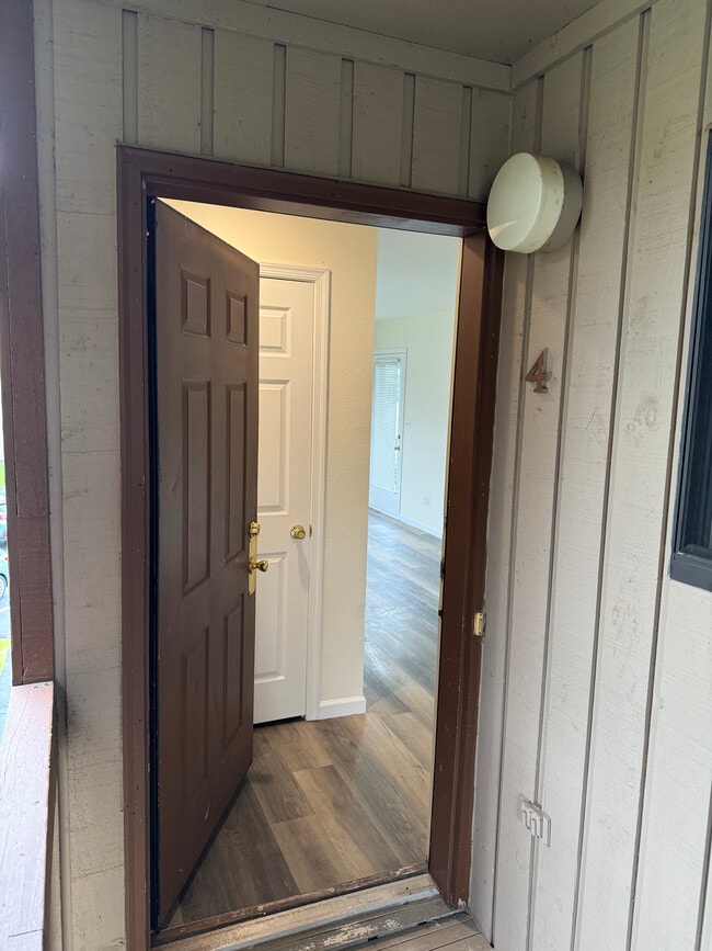 97 Davos Pt in Woodridge, NY - Building Photo - Building Photo