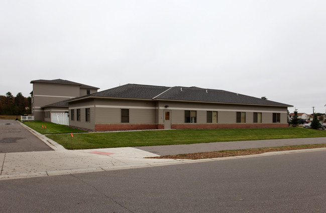 Shepherd of Grace Senior Community in Becker, MN - Foto de edificio - Building Photo