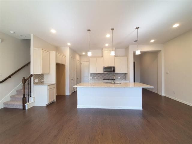 property at 8286 Primrose Wy