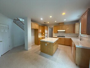 6116 Ravenna Way in Elk Grove, CA - Building Photo - Building Photo