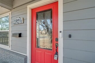 2524 Watauga Rd in Fort Worth, TX - Building Photo - Building Photo