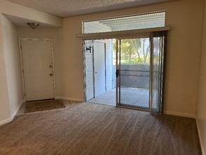 474 Shadowgraph Dr in San Jose, CA - Foto de edificio - Building Photo