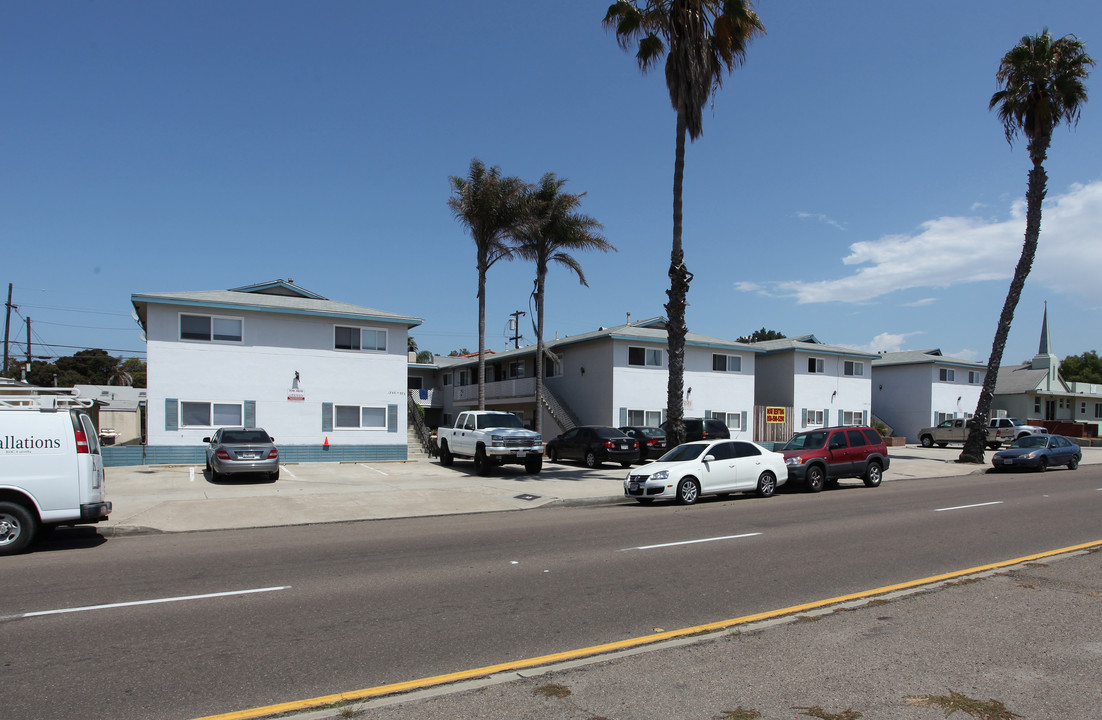 Ocean Palms Apartments in San Diego, CA - Building Photo