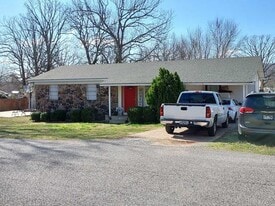 608 Oak St in Mountain View, AR - Building Photo