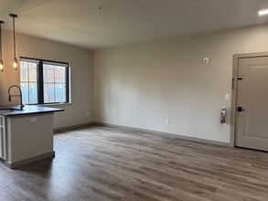 472 Maple St in Poughkeepsie, NY - Building Photo - Building Photo