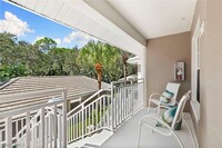 1930 Willow Bend Cir in Naples, FL - Foto de edificio - Building Photo