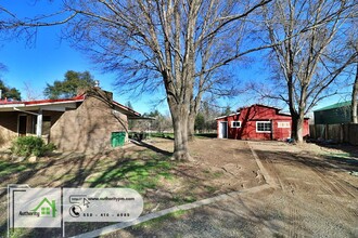 8807 Deschutes Rd in Palo Cedro, CA - Building Photo - Building Photo