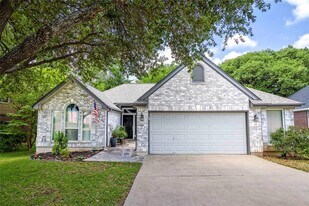 301 Gann St in Georgetown, TX - Building Photo