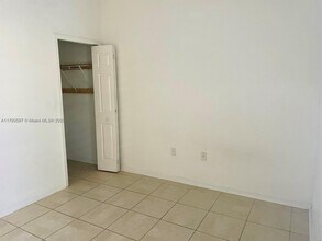 940 NE 34th Ave in Homestead, FL - Building Photo - Building Photo