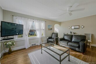 425 Old Shipyard Ln in Southold, NY - Building Photo - Building Photo