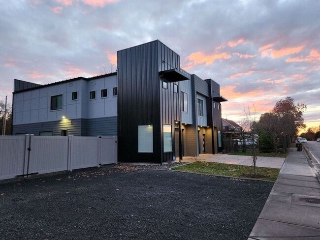 4328 E Longfellow Ave in Spokane, WA - Building Photo - Building Photo