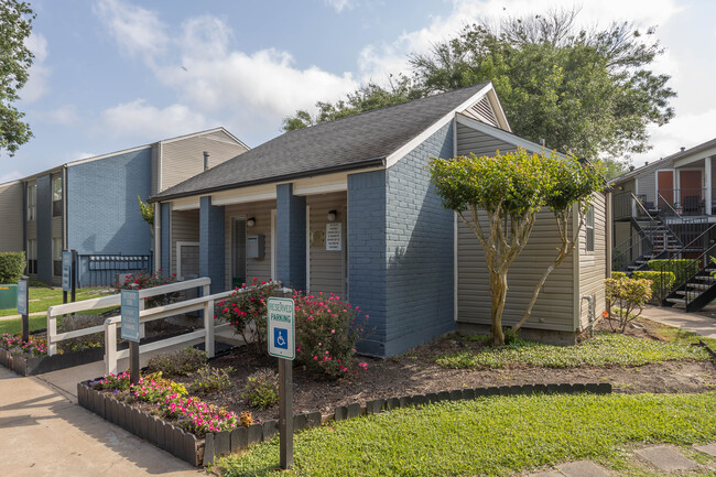 Westwood Park in Alvin, TX - Foto de edificio - Building Photo