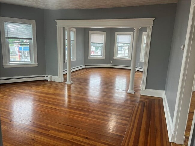 9 Sprague Ave in Cranston, RI - Building Photo - Building Photo