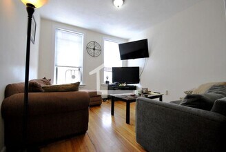 1950 Beacon St in Boston, MA - Building Photo - Building Photo