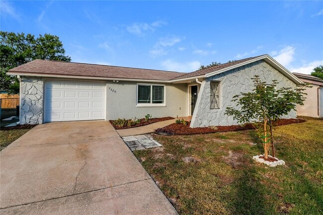 7325 Nova Scotia Dr in Port Richey, FL - Building Photo - Building Photo