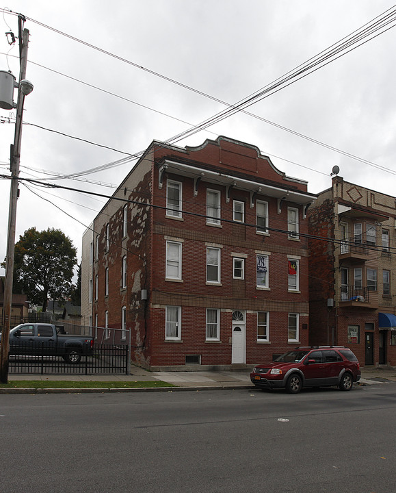 1310 Bleecker St in Utica, NY - Foto de edificio