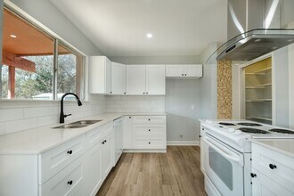 7006 Greenock St in Austin, TX - Building Photo - Building Photo