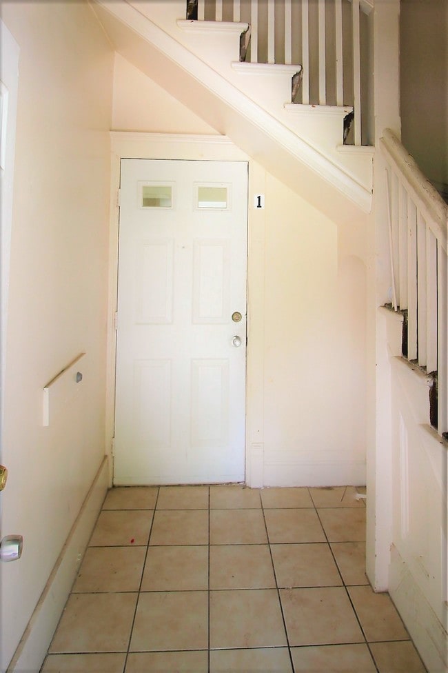 property at 855 Alexander St SE