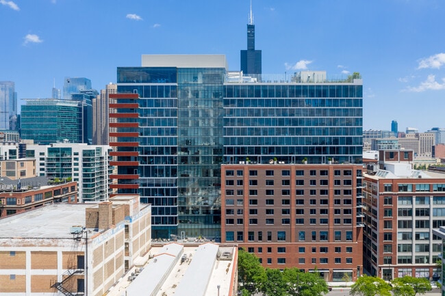 AMLI West Loop in Chicago, IL - Foto de edificio - Building Photo