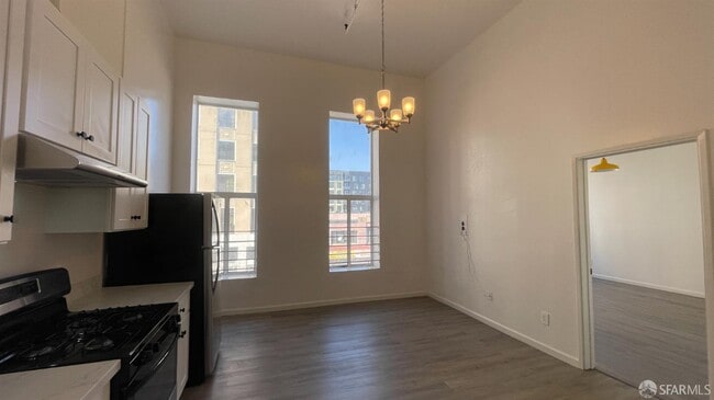 375 12th St in Oakland, CA - Building Photo - Building Photo