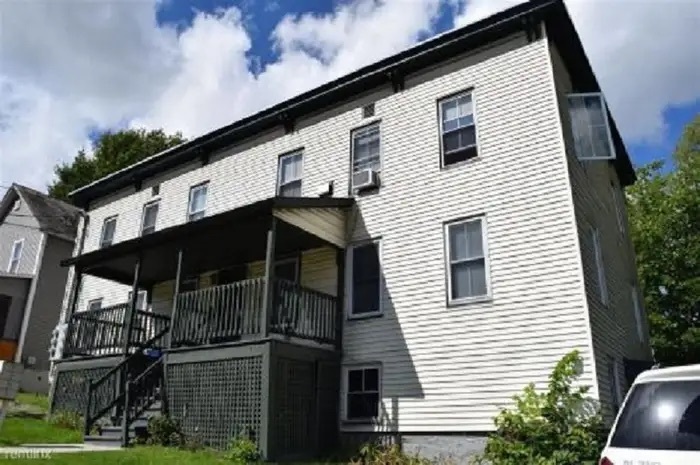 454 Colchester Ave, Unit 1 in Burlington, VT - Building Photo