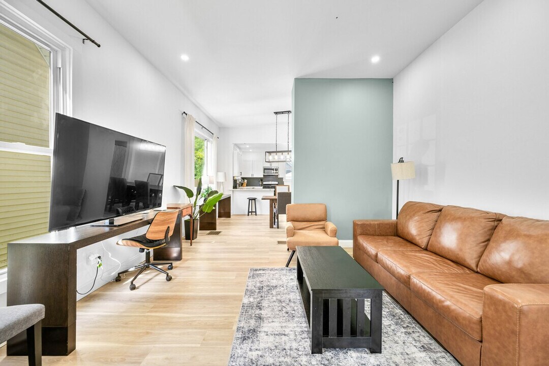 906 Villa Ave in Indianapolis, IN - Building Photo