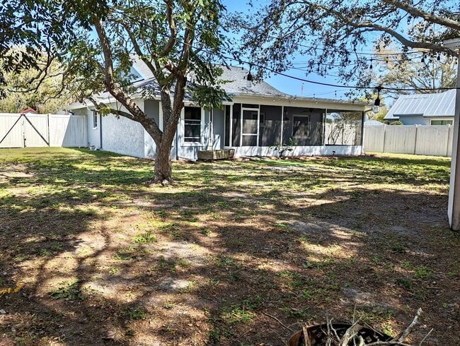 4970 Reagen Way in Sarasota, FL - Building Photo - Building Photo