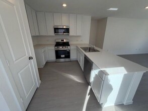 9010 Artic Rockfish Dr in Baytown, TX - Building Photo - Building Photo