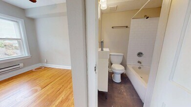 The Nelle - 3734 -3736 WarwickBlvd in Kansas City, MO - Building Photo - Interior Photo