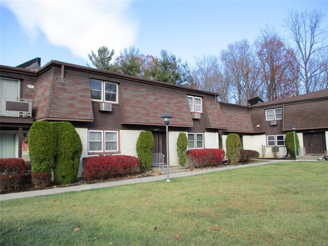 5 Church Ln-Unit -O in Valley Cottage, NY - Building Photo - Building Photo
