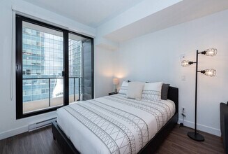 1350 Boul. René-Lévesque O in Montréal, QC - Building Photo - Building Photo