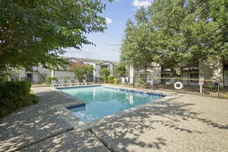 Highland Ridge in San Antonio, TX - Foto de edificio - Building Photo