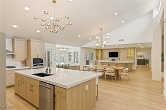 4045 W Mardon Ave in Las Vegas, NV - Building Photo - Building Photo
