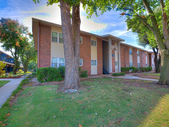 Coventry Cove in Oklahoma City, OK - Foto de edificio - Building Photo