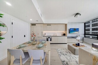 20 NW 2nd St in Miami, FL - Building Photo - Building Photo