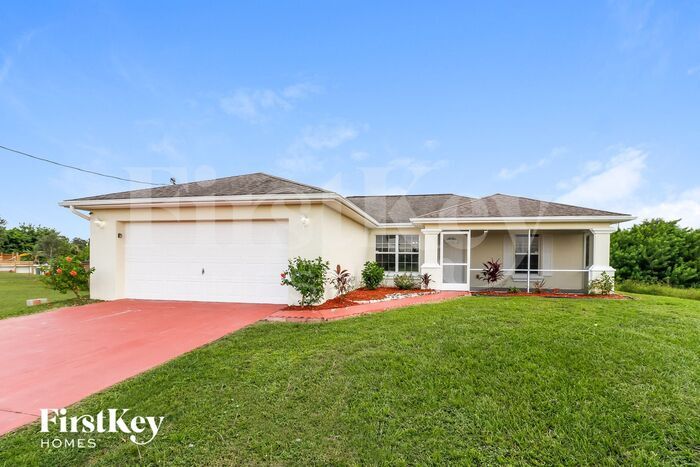 170 Peerless St in Lehigh Acres, FL - Building Photo