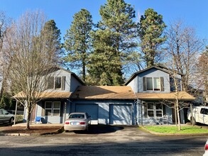 18304 SE Abernethy Ln in Milwaukie, OR - Building Photo - Building Photo