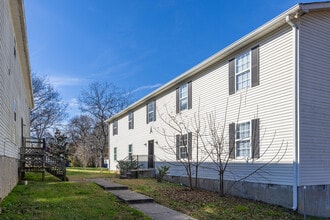 Magnolia Village Apartments in Shelbyville, TN - Building Photo - Building Photo