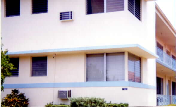 7421 Carlyle Ave in Miami Beach, FL - Building Photo - Building Photo