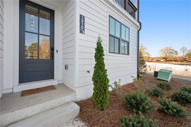 1210 Zebrawood Ct SE in Atlanta, GA - Foto de edificio - Building Photo