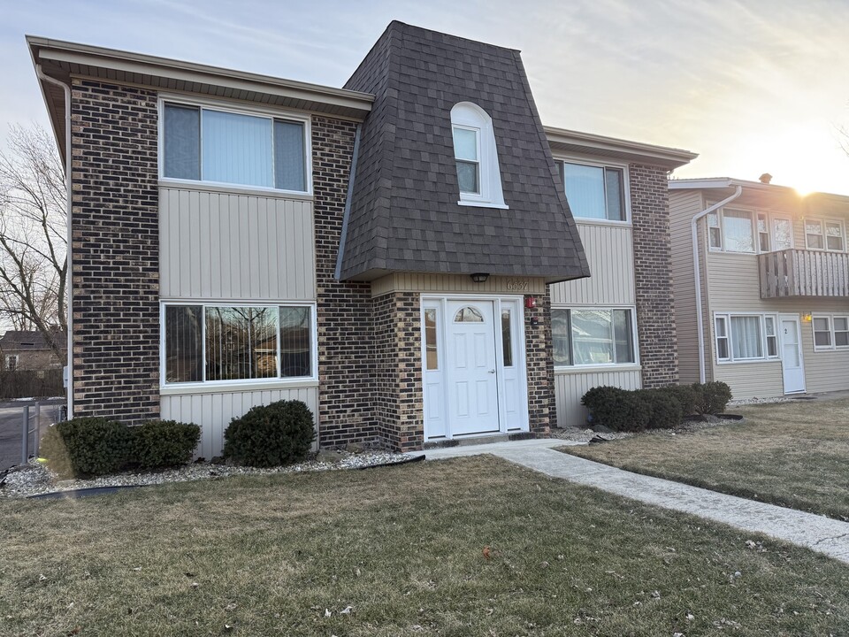 6537 173rd Pl in Tinley Park, IL - Building Photo