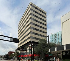 220 Madison Student Housing in Tampa, FL - Building Photo