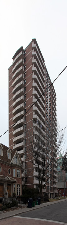 10 Huntley in Toronto, ON - Building Photo