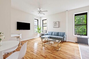 300 E 69th St in New York, NY - Building Photo