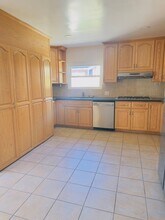 17529 Lanark St in Los Angeles, CA - Building Photo - Building Photo