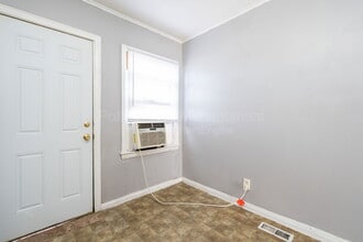 1728 N Holyoke Ave in Wichita, KS - Building Photo - Building Photo