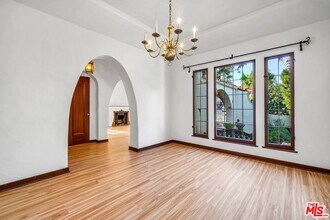 10630 Wellworth Ave in Los Angeles, CA - Building Photo - Building Photo